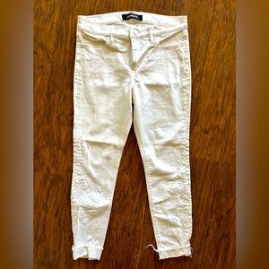 White Floral Embroidered cropped ankle jeans, Sz: 6 Reg
